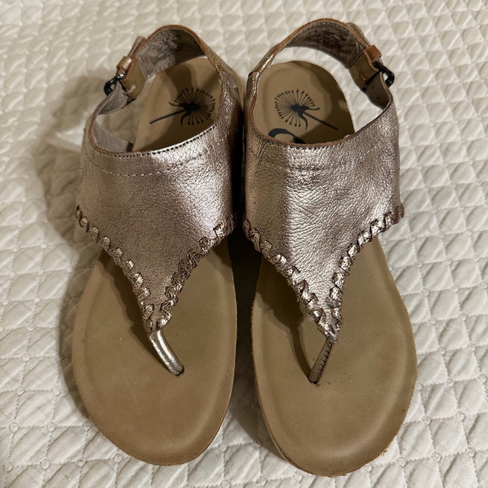 OTBT Metallic Rose Gold Thong Sandals